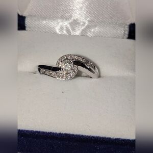 14k white gold diamond ring. $5687 appraisal value